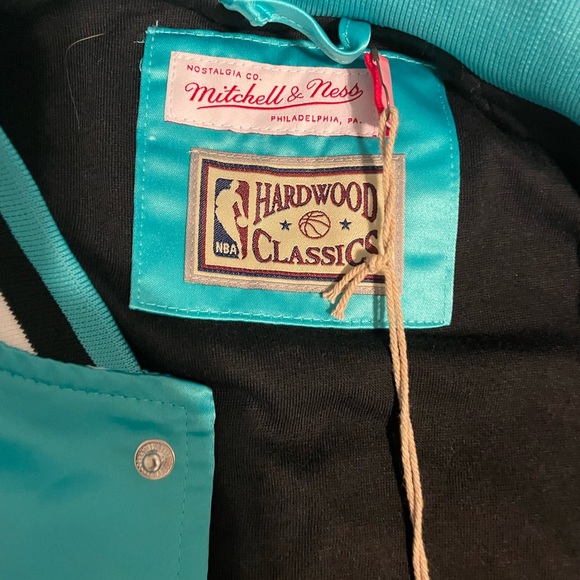 Sam Antonio Spurs Mitchell & Ness Satin Jacket - Picture 8 of 16